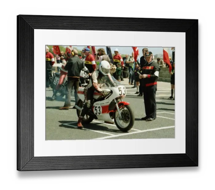 Framed Print : Rob Brew (Yamaha) 1984 Formula One TT Framed Print : Rob Brew (Yamaha) 1984 Formula One TT