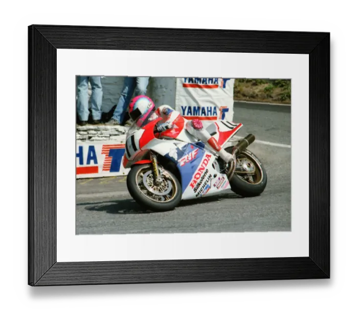Framed Print : Steve Hislop (Honda) 1991 Senior TT Framed Print : Steve Hislop (Honda) 1991 Senior TT