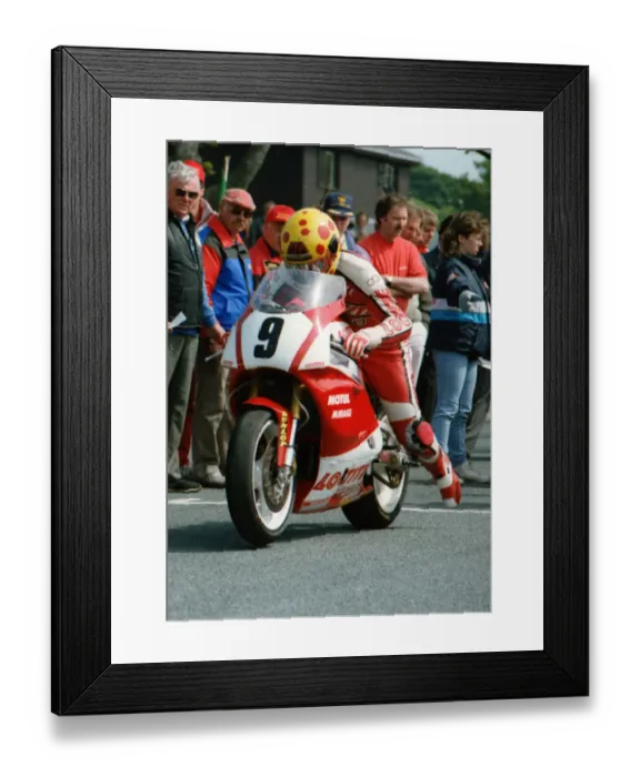 Framed Print : Dave Leach (Yamaha) 1991 Senior TT Framed Print : Dave Leach (Yamaha) 1991 Senior TT