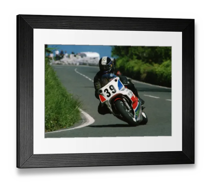 Framed Print : Paul Hunt (Yamaha) 1991 Formula One TT Framed Print : Paul Hunt (Yamaha) 1991 Formula One TT