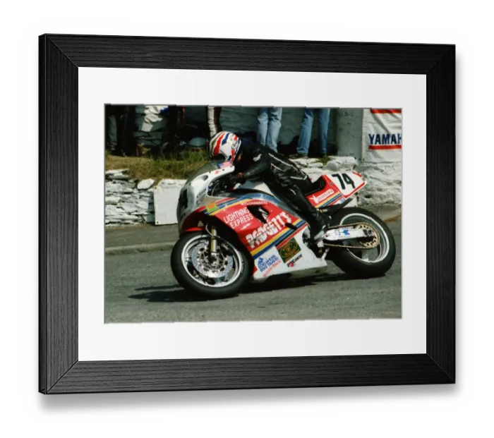 Framed Print : Chris Crew (Yamaha) 1991 Senior TT Framed Print : Chris Crew (Yamaha) 1991 Senior TT