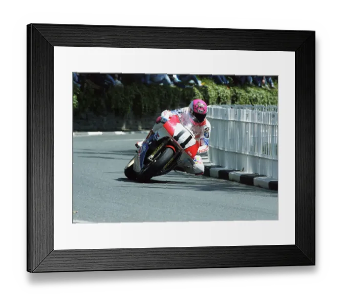 Framed Print : Steve Hislop (Honda) 1991 Formula One TT Framed Print : Steve Hislop (Honda) 1991 Formula One TT