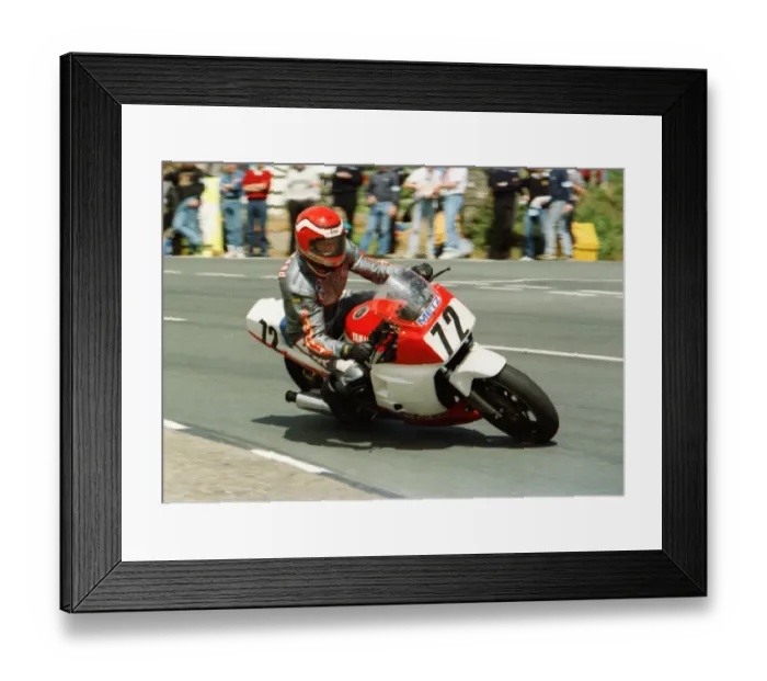 Framed Print : Dave Broadhead (Yamaha) 1989 Formula One TT Framed Print : Dave Broadhead (Yamaha) 1989 Formula One TT