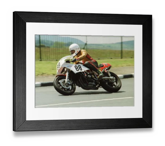 Framed Print : John Caffrey (Yamaha) 1989 Formula One TT Framed Print : John Caffrey (Yamaha) 1989 Formula One TT