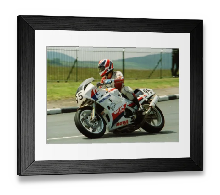 Framed Print : Simon Cheung (Honda) 1989 Formula One TT Framed Print : Simon Cheung (Honda) 1989 Formula One TT