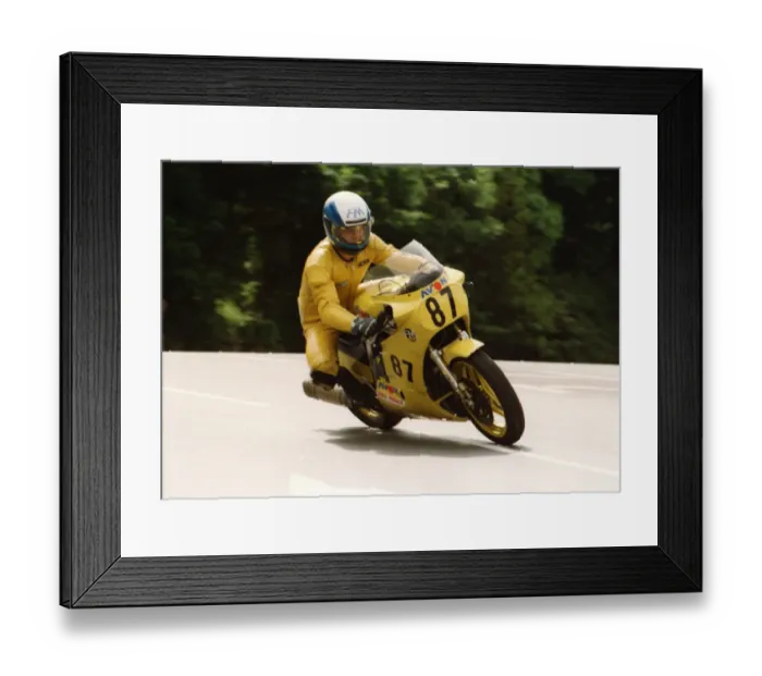 Framed Print : Dave Ashton (Suzuki) 1989 Senior TT Framed Print : Dave Ashton (Suzuki) 1989 Senior TT