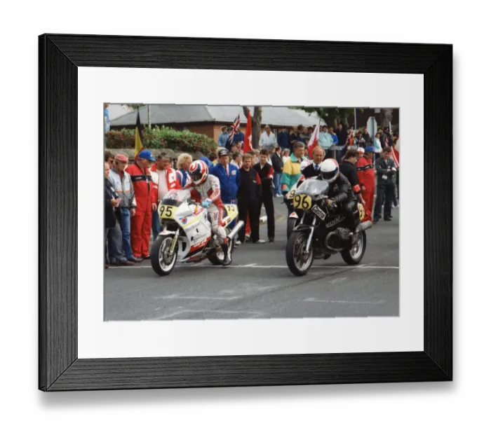 Framed Print : Simon Cheung (Honda) and Hans Otto Buenuth (BMW) 1989 Senior TT Framed Print : Simon Cheung (Honda) and Hans Otto Buenuth (BMW) 1989 Senior TT