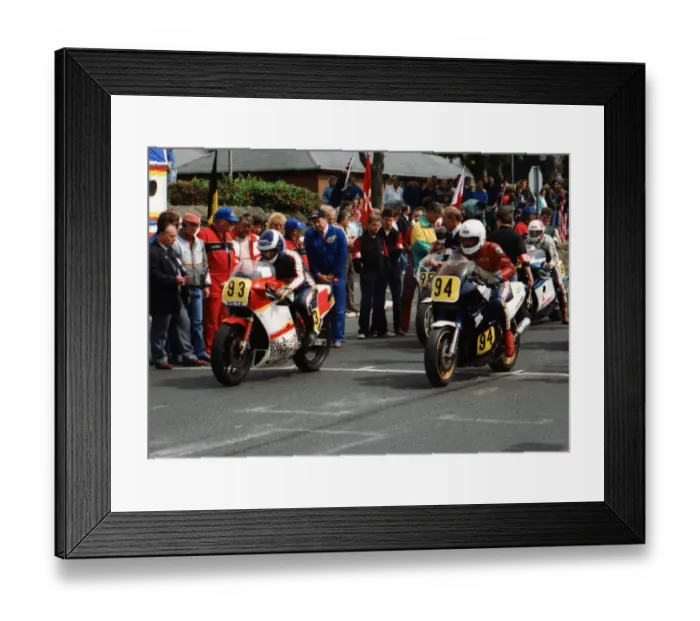 Framed Print : Stuart Noon (Suzuki) and Mike Williams (Honda) 1989 Senior TT Framed Print : Stuart Noon (Suzuki) and Mike Williams (Honda) 1989 Senior TT
