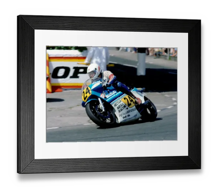 Framed Print : Norman Brown (Suzuki) 1984 Senior TT Framed Print : Norman Brown (Suzuki) 1984 Senior TT