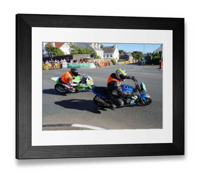 Framed Print : Stephen Haddow (Kawasaki) and David Jones (Kawasaki) 2018 Southern 100 Framed Print : Stephen Haddow (Kawasaki) and David Jones (Kawasaki) 2018 Southern 100