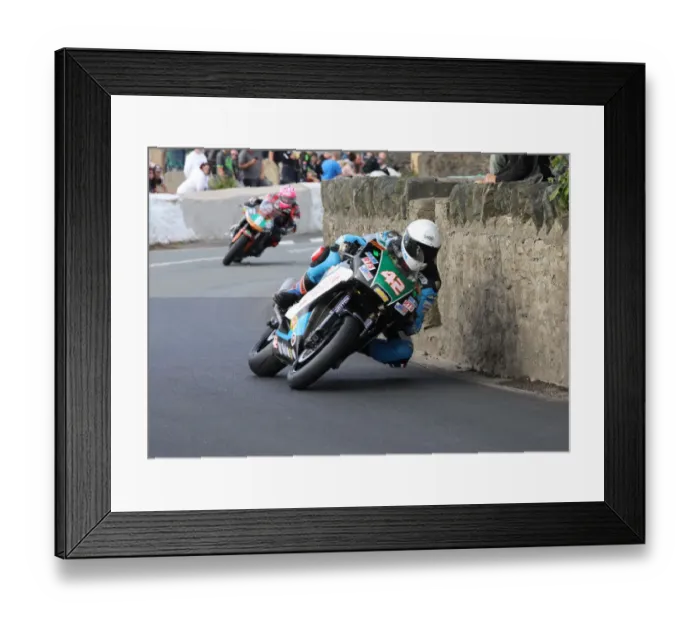 Framed Print : Jonathan Perry (Kawasaki) 2018 Southern 100 Framed Print : Jonathan Perry (Kawasaki) 2018 Southern 100