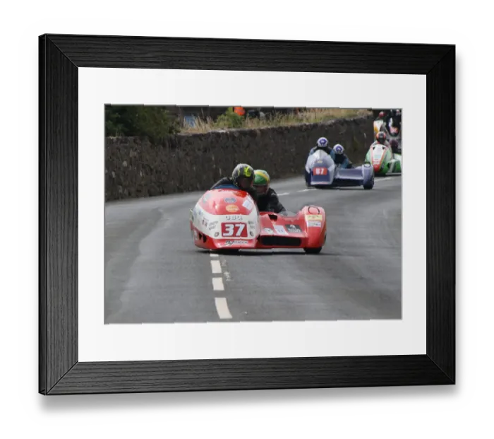 Framed Print : Nigel Smith & Chris McGahan (Ireson Honda) 2018 Southern 100 Framed Print : Nigel Smith & Chris McGahan (Ireson Honda) 2018 Southern 100