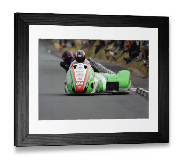 Framed Print : Maria Costello & Sarah Stokoe (LCR Kawasaki) 2018 Southern 100 Framed Print : Maria Costello & Sarah Stokoe (LCR Kawasaki) 2018 Southern 100