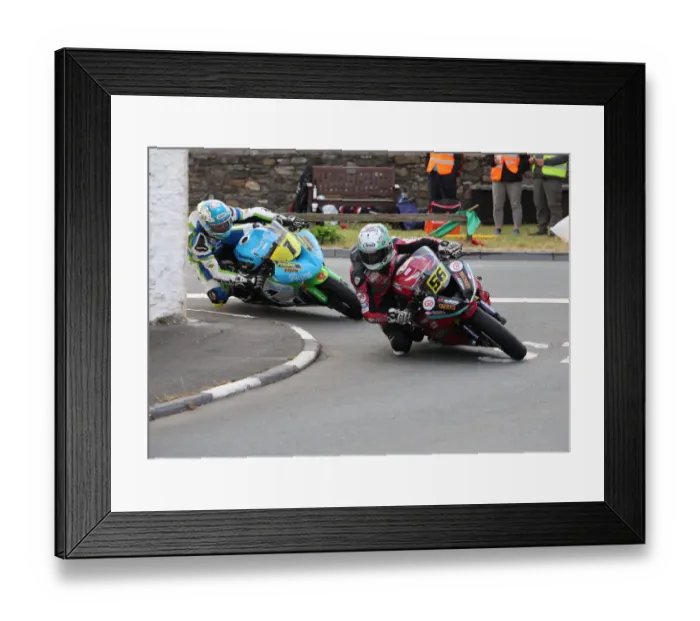 Framed Print : Adam McLean (Kawasaki) and Dean Harrison (Kawasaki) 2018 Southern 100 Framed Print : Adam McLean (Kawasaki) and Dean Harrison (Kawasaki) 2018 Southern 100