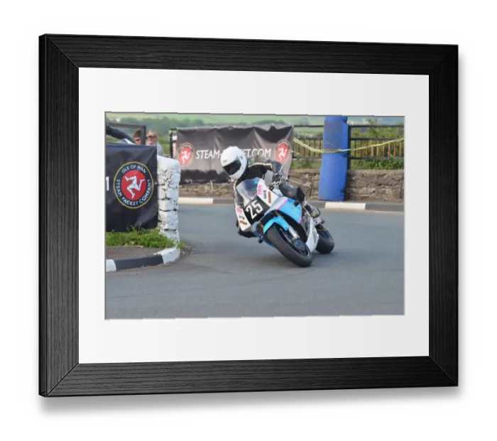 Framed Print : David Kennington (Kawasaki) 2012 Southern 100 Framed Print : David Kennington (Kawasaki) 2012 Southern 100