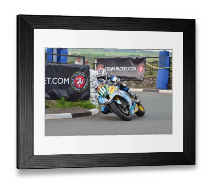 Framed Print : Paul Shoesmith (Yamaha) 2012 Southern 100 Framed Print : Paul Shoesmith (Yamaha) 2012 Southern 100