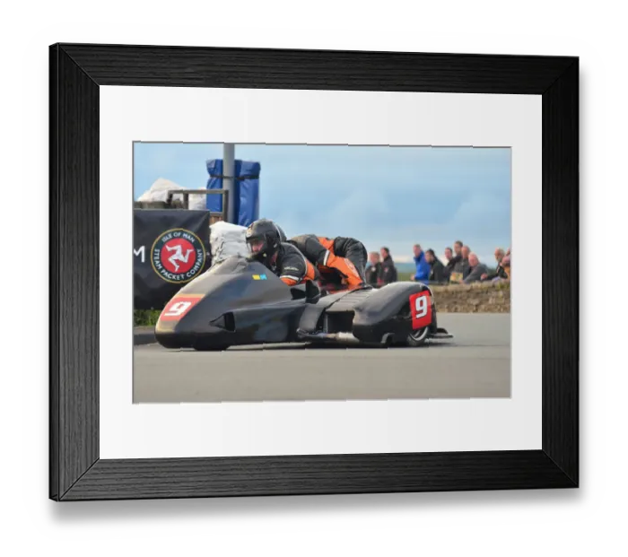 Framed Print : Darren Hope & Paul Bumfrey (LCR Honda) 2012 Southern 100 Framed Print : Darren Hope & Paul Bumfrey (LCR Honda) 2012 Southern 100