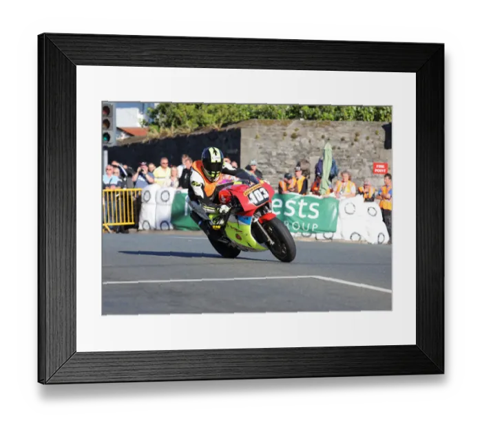 Framed Print : Pete Gibson (Honda) 2018 Southern 100 Framed Print : Pete Gibson (Honda) 2018 Southern 100