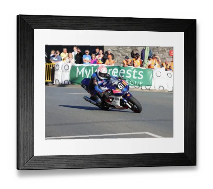 Framed Print : Yvonne Montgomery (Kawasaki) 2018 Southern 100 Framed Print : Yvonne Montgomery (Kawasaki) 2018 Southern 100