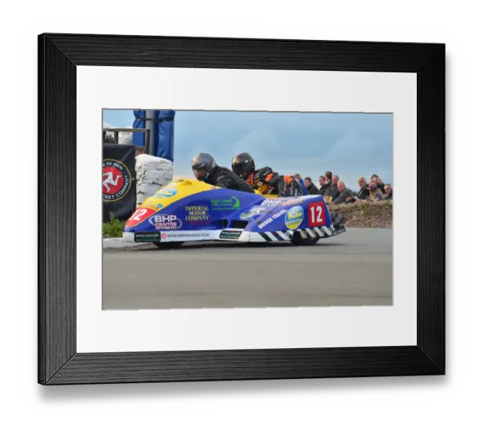 Framed Print : David Hirst & Ben Binns (LPC Shelbourne Honda) 2012 Southern 100 Framed Print : David Hirst & Ben Binns (LPC Shelbourne Honda) 2012 Southern 100