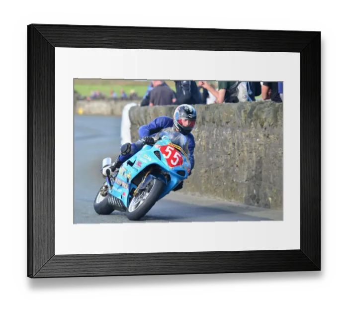 Framed Print : Stuart Osborne (Suzuki) 2012 Southern 100 Framed Print : Stuart Osborne (Suzuki) 2012 Southern 100