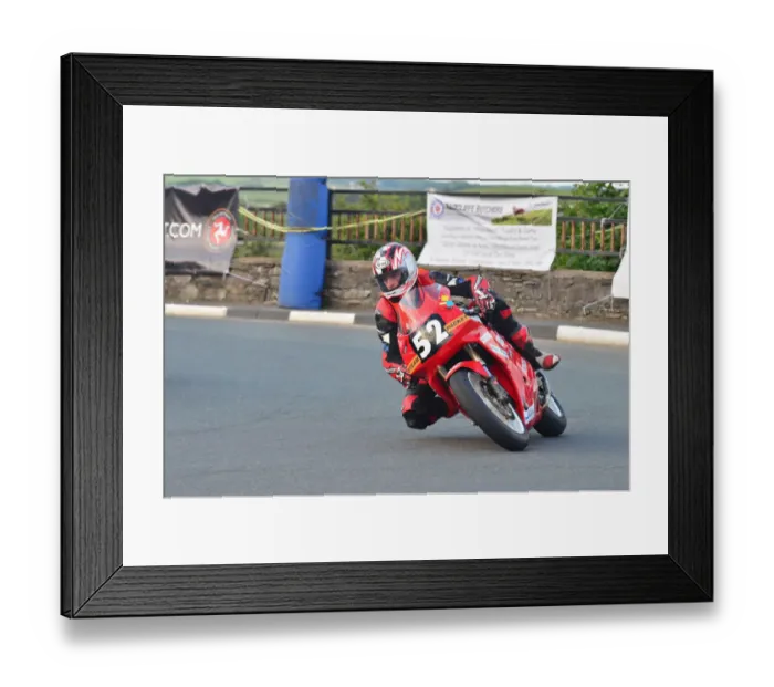 Framed Print : James Cowton (Honda) 2012 Southern 100 Framed Print : James Cowton (Honda) 2012 Southern 100