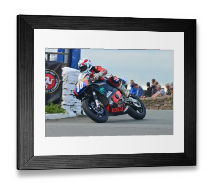 Framed Print : Gavin Lupton (Honda) 2012 Southern 100 Framed Print : Gavin Lupton (Honda) 2012 Southern 100