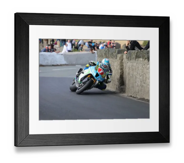 Framed Print : Dean Harrison (Kawasaki) 2018 Southern 100 Framed Print : Dean Harrison (Kawasaki) 2018 Southern 100