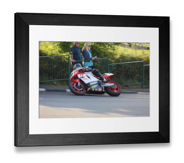 Framed Print : Joey Thompson (Kawasaki) Superbike Classic TT Framed Print : Joey Thompson (Kawasaki) Superbike Classic TT