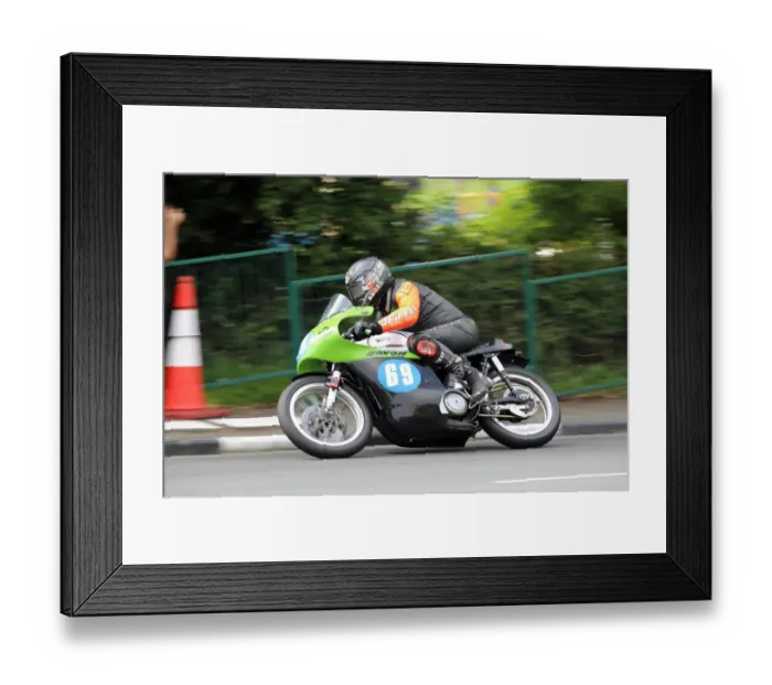 Framed Print : Lee Jennings (Norton) 2019 Junior Classic TT Framed Print : Lee Jennings (Norton) 2019 Junior Classic TT