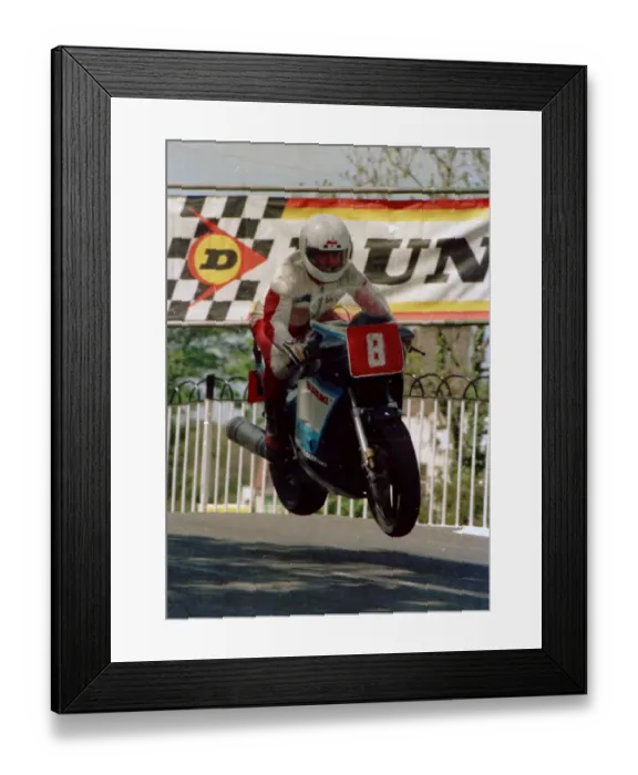 Framed Print : Kevin Wilson (Suzuki) 1986 Production A TT Framed Print : Kevin Wilson (Suzuki) 1986 Production A TT
