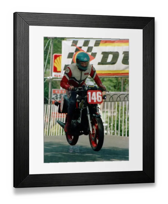 Framed Print : Bob Simmons (Yamaha) 1986 Production C TT Framed Print : Bob Simmons (Yamaha) 1986 Production C TT