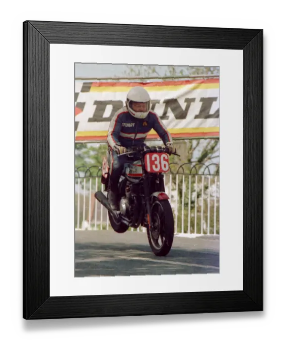Framed Print : Stuart Noon (Kawasaki) 1986 Production C TT Framed Print : Stuart Noon (Kawasaki) 1986 Production C TT