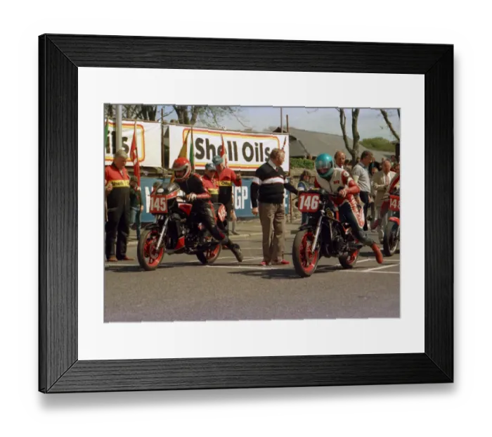 Framed Print : Richard Kneen and Bob Simmons (Yamaha) 1986 Production C TT Framed Print : Richard Kneen and Bob Simmons (Yamaha) 1986 Production C TT