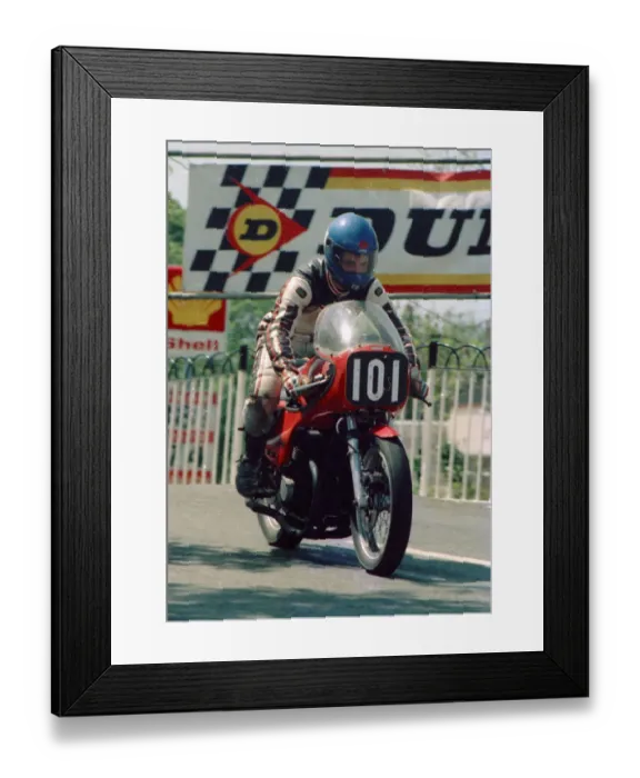 Framed Print : Sandy Berwick (Suzuki) 1986 Formula Two TT Framed Print : Sandy Berwick (Suzuki) 1986 Formula Two TT