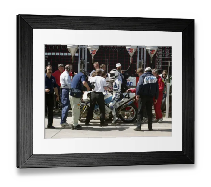 Framed Print : Pit stop action for Robert Dunlop (Oxford Ducati) 1993 Formula One TT Framed Print : Pit stop action for Robert Dunlop (Oxford Ducati) 1993 Formula One TT