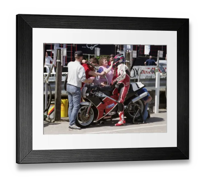 Framed Print : Pit stop action for Steve Ward (Honda) 1993 Formula One TT Framed Print : Pit stop action for Steve Ward (Honda) 1993 Formula One TT