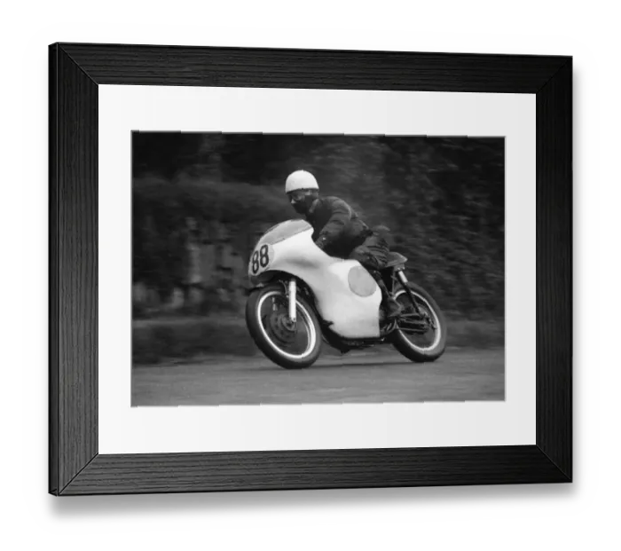 Framed Print : Chris Williams (Norton) 1962 Senior Manx Grand Prix Framed Print : Chris Williams (Norton) 1962 Senior Manx Grand Prix