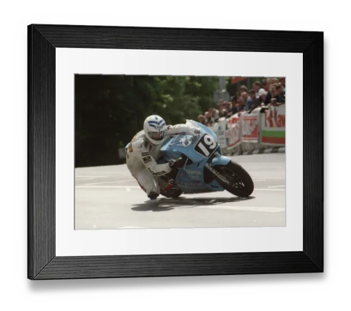 Framed Print : Derek Young (Taylor Honda) 1994 Singles TT