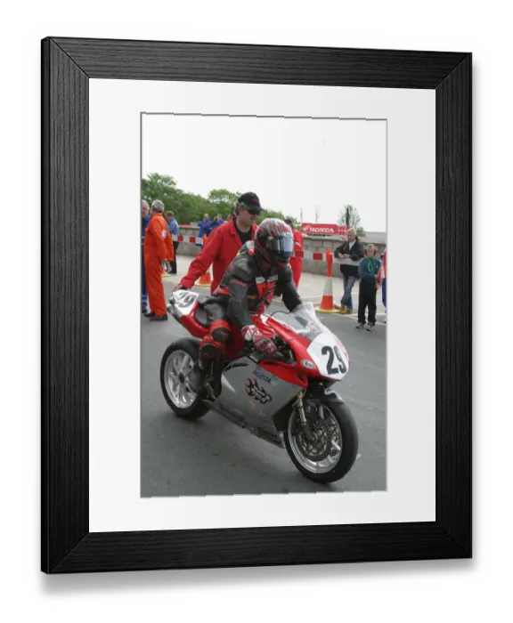 Framed Print : Thomas Montano (MV) 2005 Senior TT Framed Print : Thomas Montano (MV) 2005 Senior TT