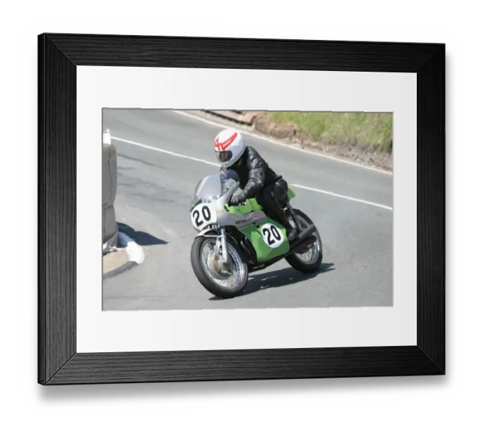 Framed Print : Terry Grotefield (Benelli) 2005 Classic Lap Framed Print : Terry Grotefield (Benelli) 2005 Classic Lap
