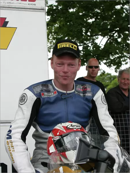 Gary Carswell (Suzuki) 2004 Senior TT
