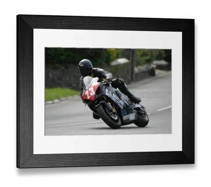 Framed Print : Dean Silvester (Suzuki) 2005 Senior TT Framed Print : Dean Silvester (Suzuki) 2005 Senior TT
