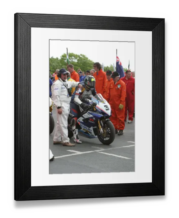 Framed Print : Bruce Anstey (TAS Suzuki) 2005 Senior TT Framed Print : Bruce Anstey (TAS Suzuki) 2005 Senior TT