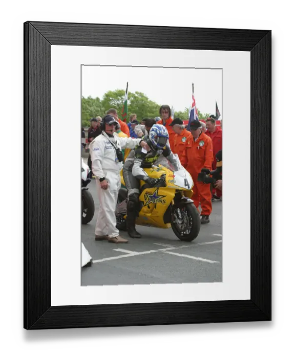 Framed Print : Martin Finnegan (Honda) 2005 Senior TT Framed Print : Martin Finnegan (Honda) 2005 Senior TT