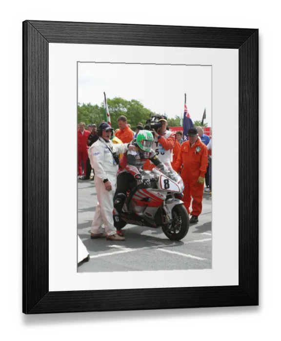 Framed Print : Richard Britton (Honda) 2005 Senior TT Framed Print : Richard Britton (Honda) 2005 Senior TT