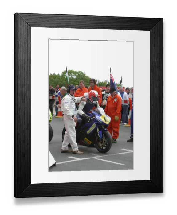 Framed Print : Gary Carswell (Yamaha) 2005 Senior TT