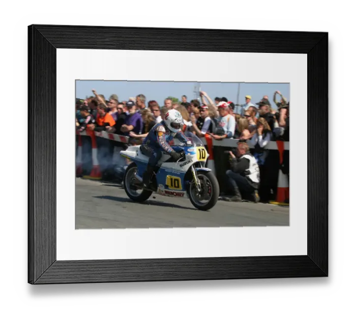 Framed Print : Mick Grant (Suzuki) 2007 Parade Lap Framed Print : Mick Grant (Suzuki) 2007 Parade Lap