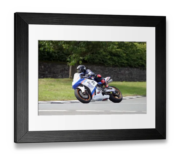 Framed Print : Chris Heath (Honda) 2007 Superbike TT Framed Print : Chris Heath (Honda) 2007 Superbike TT