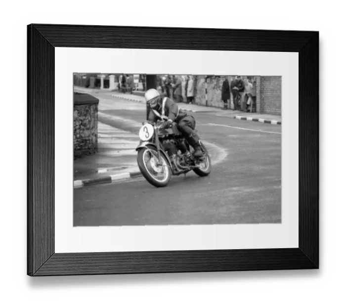 Framed Print : John Findlay (Velocette) 1965 Senior Manx Grand Prix Framed Print : John Findlay (Velocette) 1965 Senior Manx Grand Prix